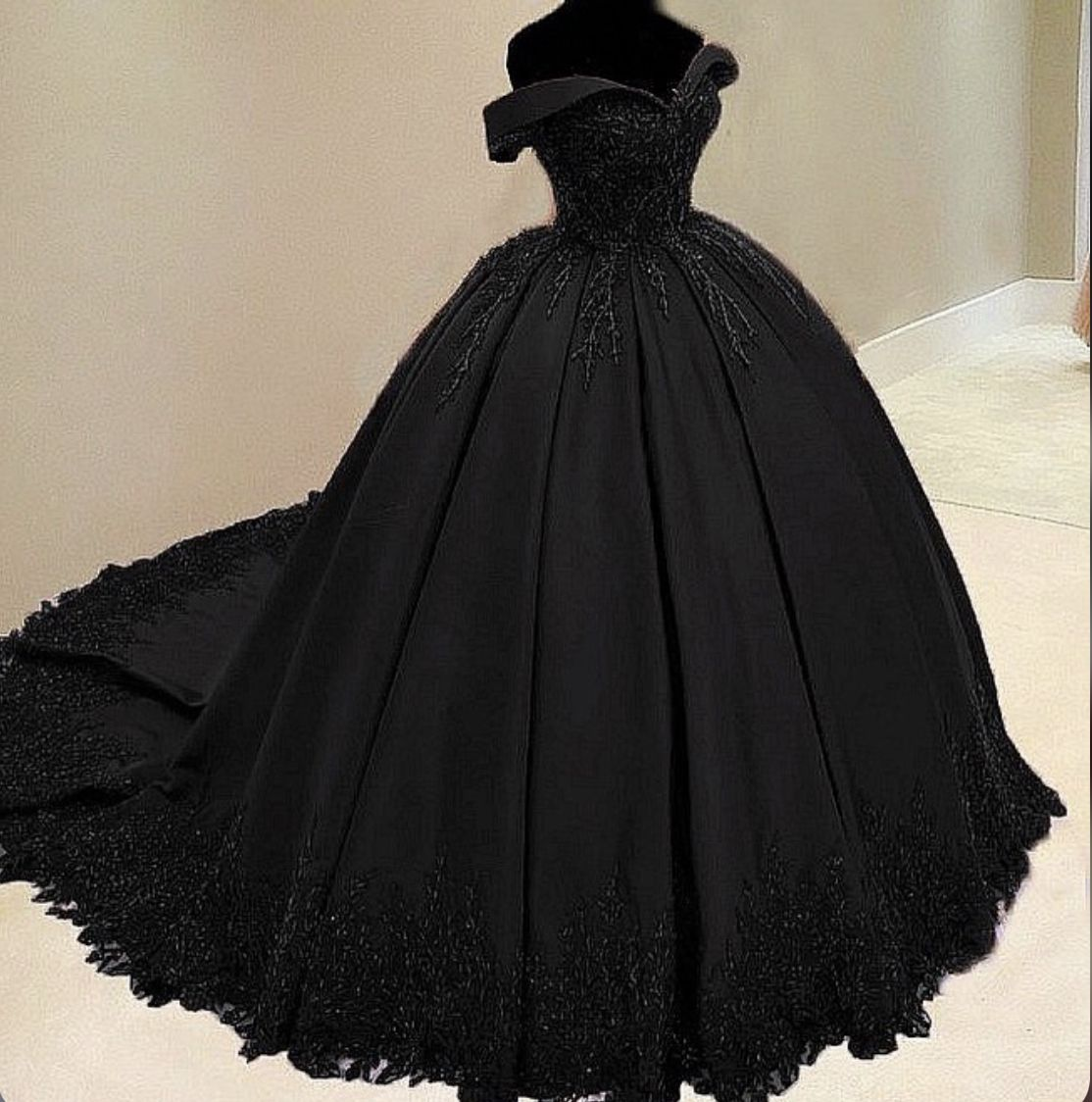 Gothic Sweet Sixteen Dresses