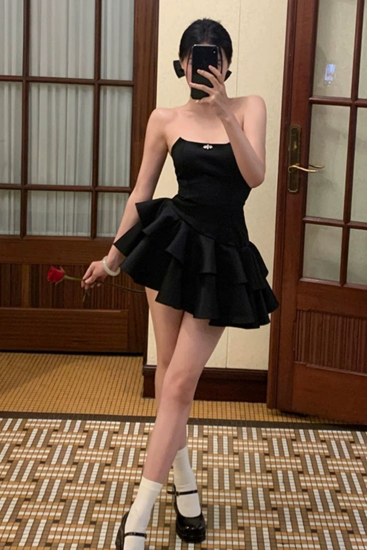 Chic Strapless Black Satin Short Prom Dress, Layered Homecoming Dress Graduation Dress Y7622