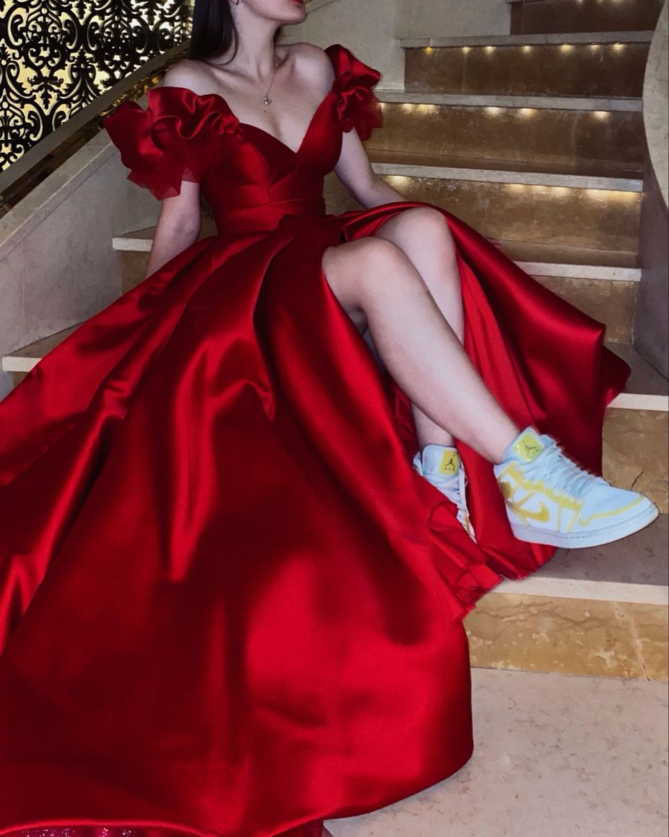 Red Satin A-Line Long Prom Dress with Puff Sleeves Y4863