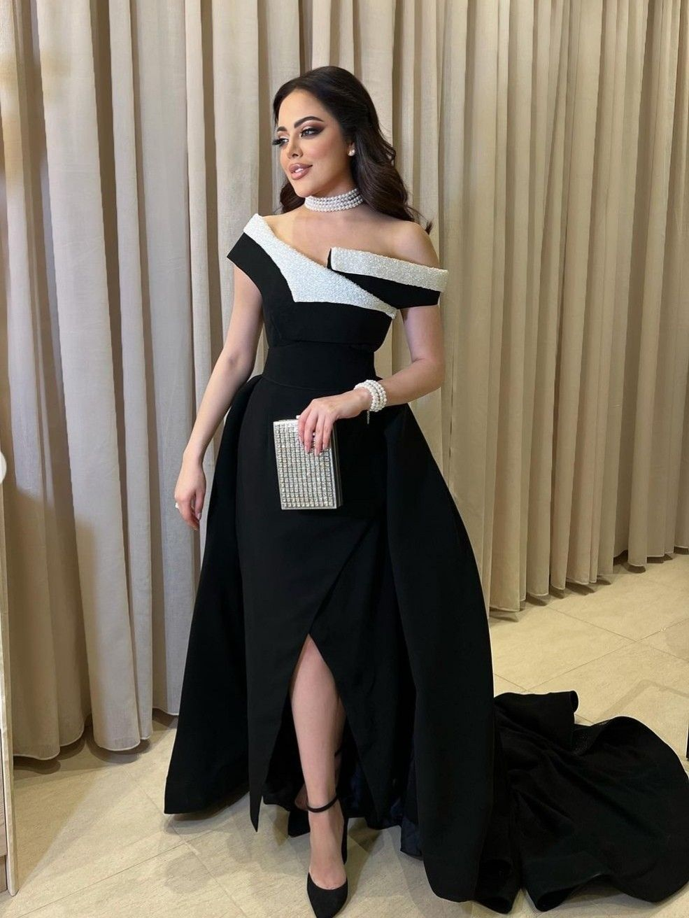 New A-Line Black Arabia Dubai Evening Dresses Off Shoulder Prom Party Gowns Slit Side Elegant Formal Occasion Dress  Y4689