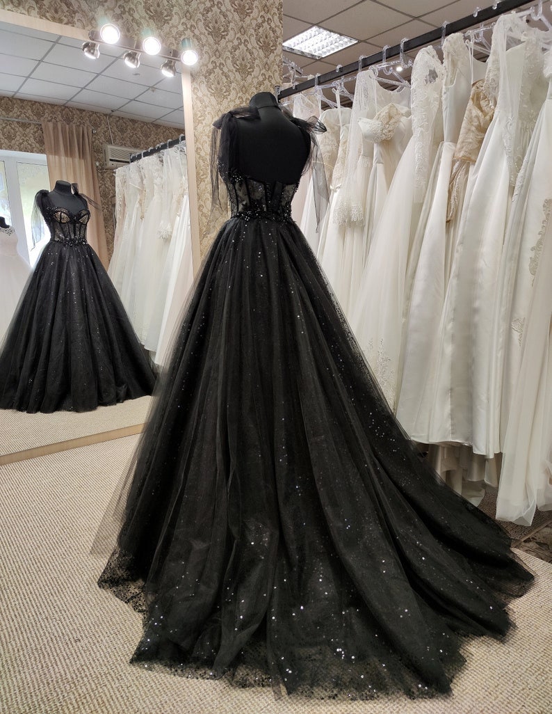 Black fluffy prom outlet dresses